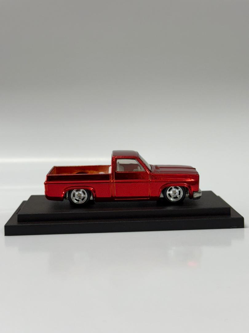 Hot Wheels Custom '83 Chevy Silverado Special RedmixOrange Spectraflame