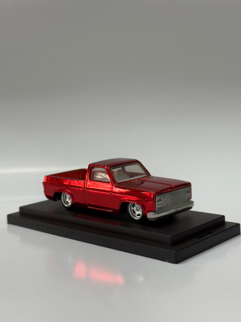 Hot Wheels Custom '83 Chevy Silverado Special RedmixOrange Spectraflame