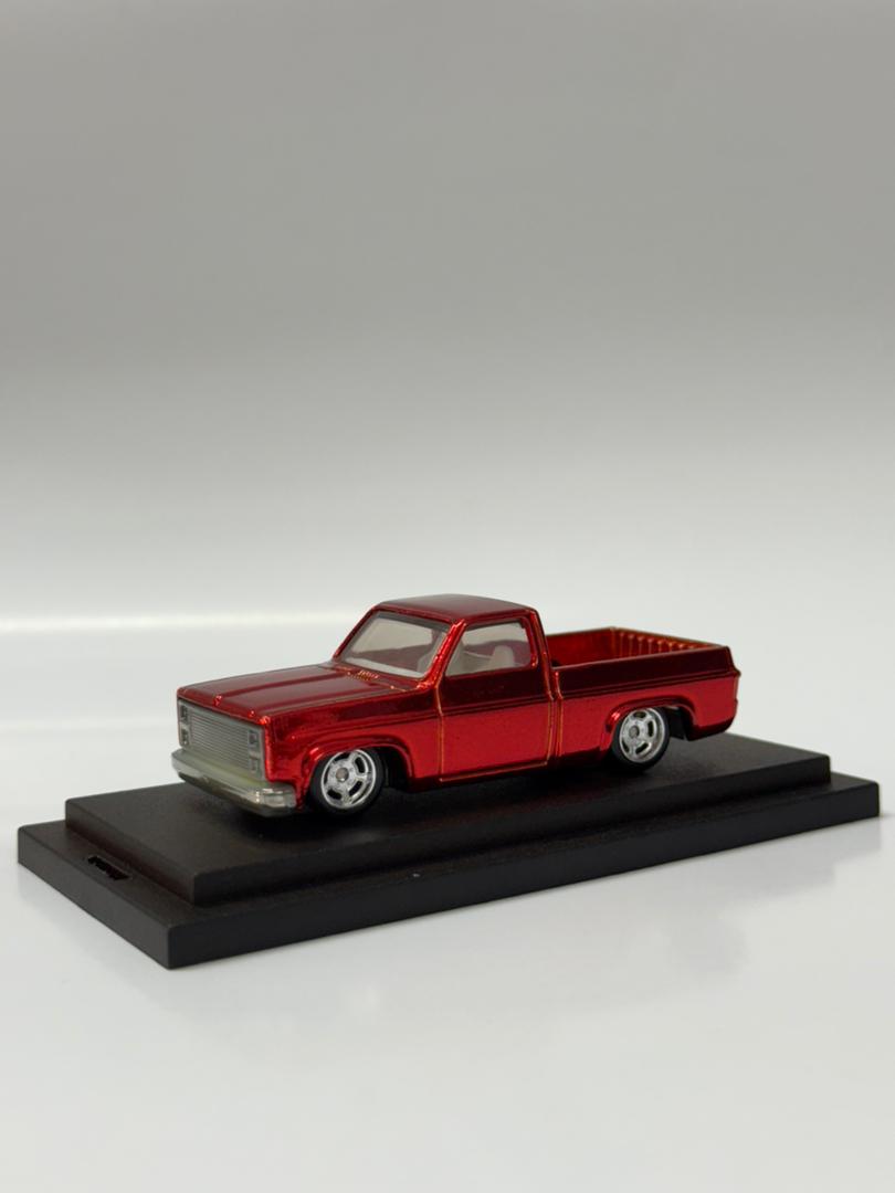Hot Wheels Custom '83 Chevy Silverado Special RedmixOrange Spectraflame