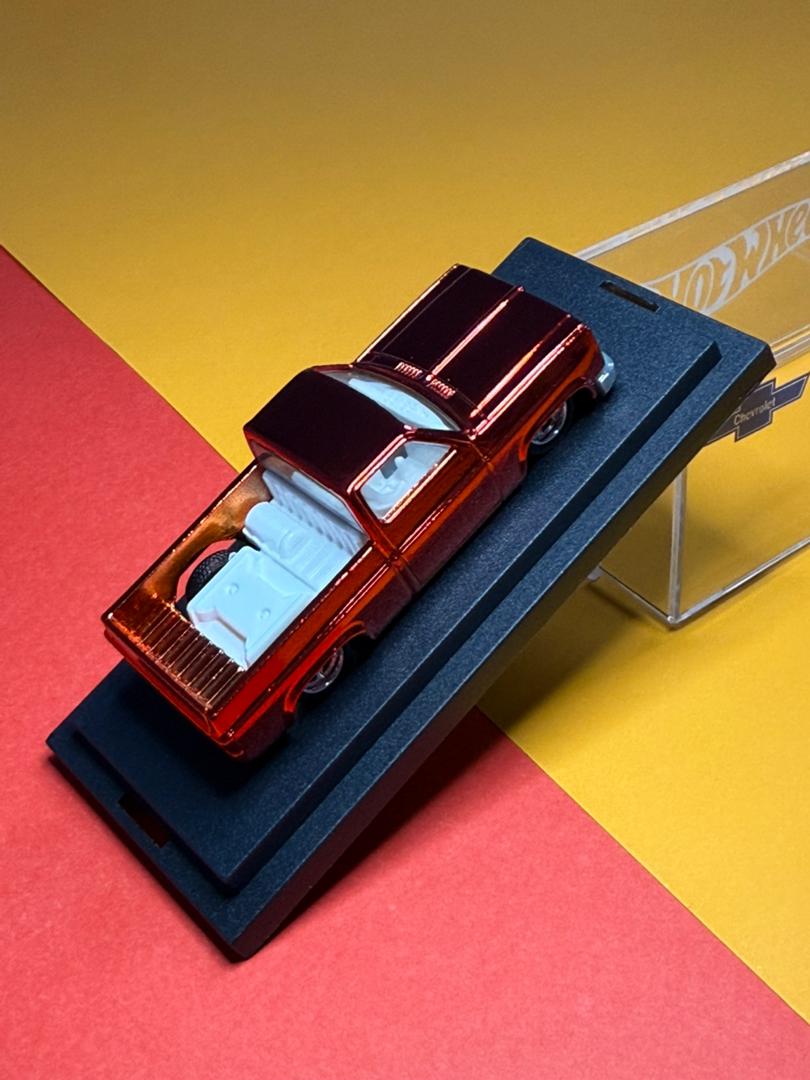 Hot Wheels Custom '83 Chevy Silverado Special RedmixOrange Spectraflame