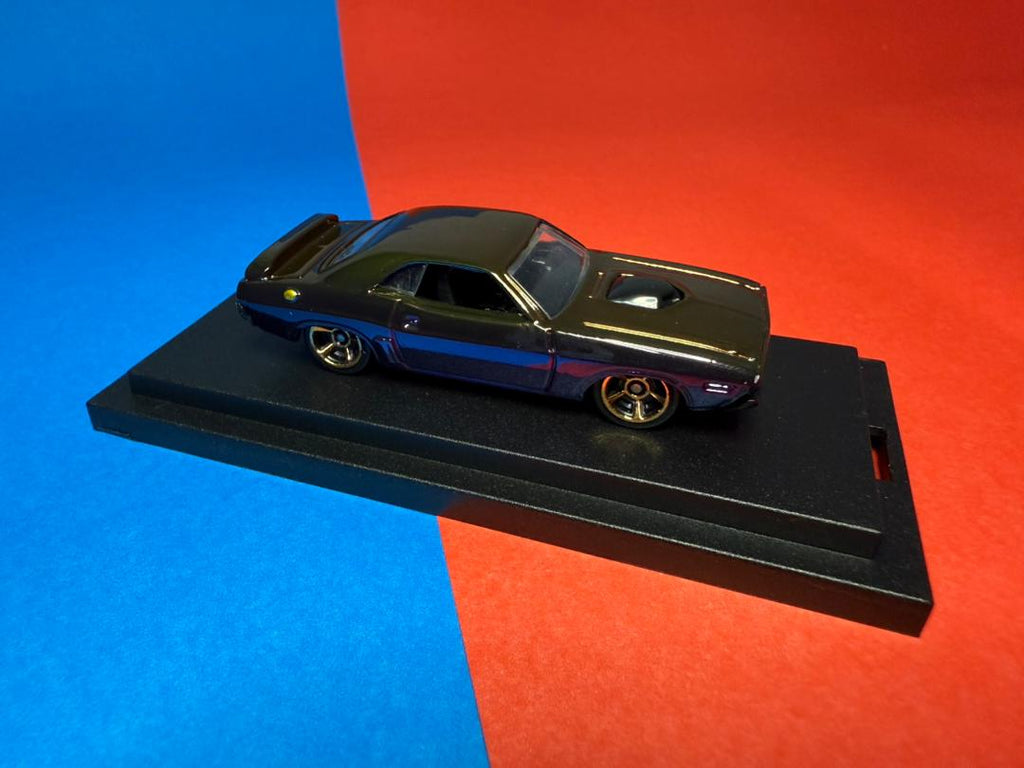 Hot Wheels Custom Dodge Hemi Challenger Two Tone Spectraflame (1 of 1 EDITION)