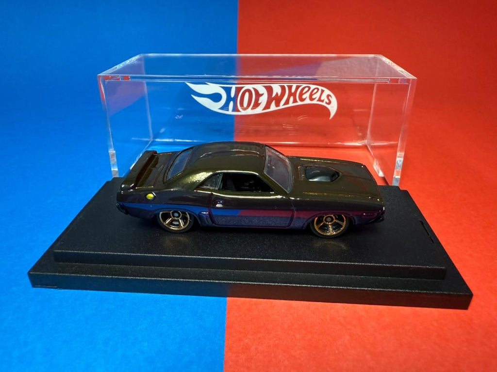 Hot Wheels Custom Dodge Hemi Challenger Two Tone Spectraflame (1 of 1 EDITION)
