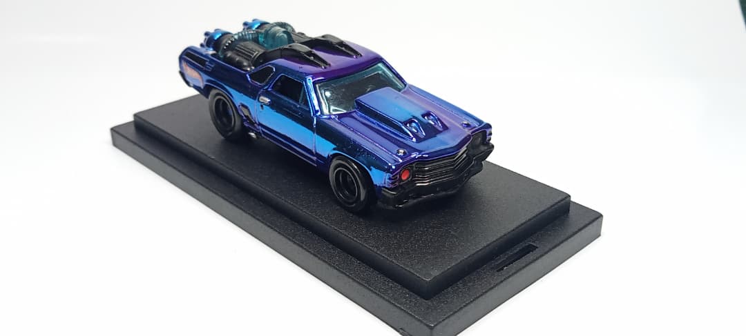 Hot Wheels Custom '71 El Camino Rubber wheels Spectraflame 2Tone BluePurple
