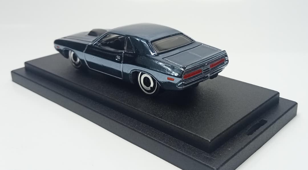 Hot Wheels Custom '70 Dodge Hemi Challenger Spectraflame BlackBlue 1 of 1 ONLY