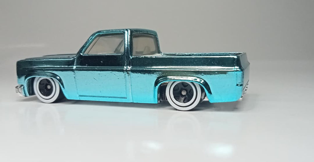 Hot Wheels Custom '83 Chevy Silverado Spectraflame Ocean Blue (1 OF 1)