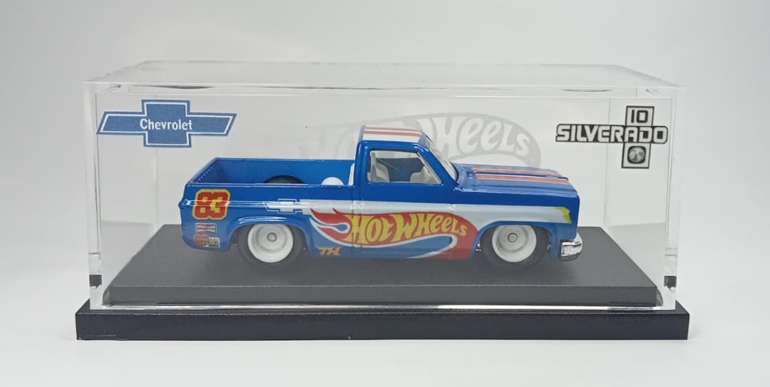 Hot Wheels Custom 83 Silverado Racing Team Edition Blue Ver1 / Real Rider