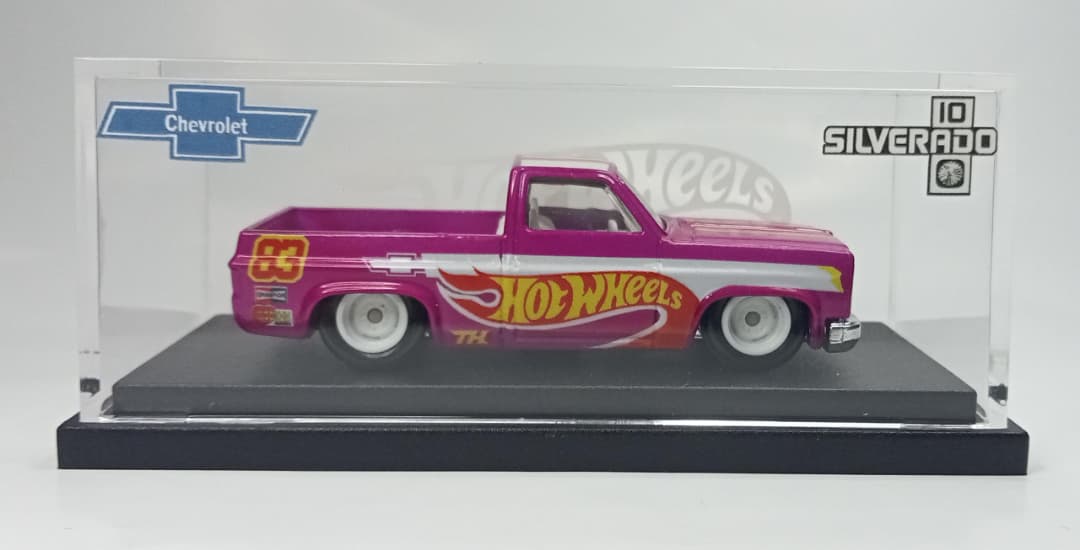 Hot Wheels Custom 83 Silverado Racing Team Edition PinkMarron Ver1 / Real Rider / 1 of 1