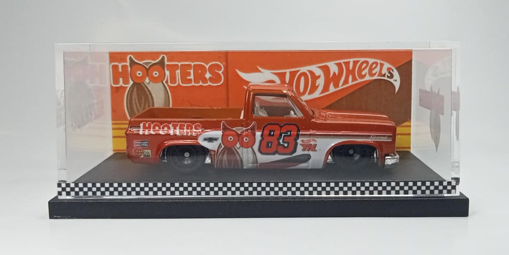 Hot Wheels Custom 83 Silverado Hooters Edition Orange Mandarin Ver1 1 of 1 /RR