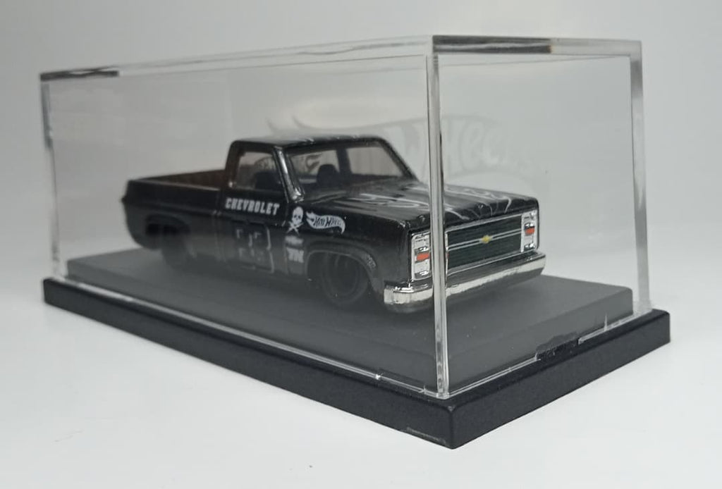 Hot Wheels Custom 83 Silverado BlackSkull Edition / Real Rider / 1 of 1
